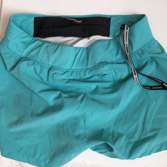 Women’s Under Armour SS T-Shirt AND Running Shorts, size Small - Picture 3 of 8